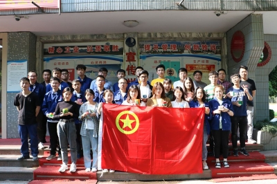 新都控股手制花盆，喜迎五一活動(dòng)